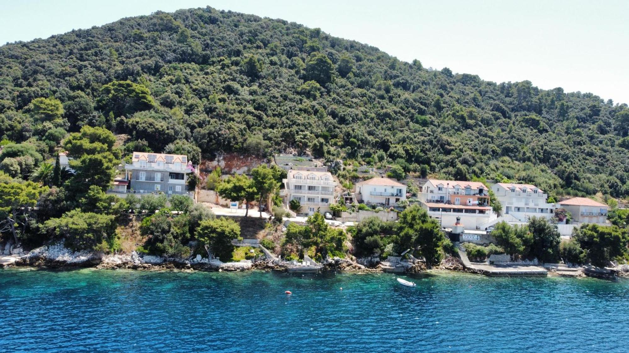Terrace Studios With Panoramic Seaview Uble Exterior foto